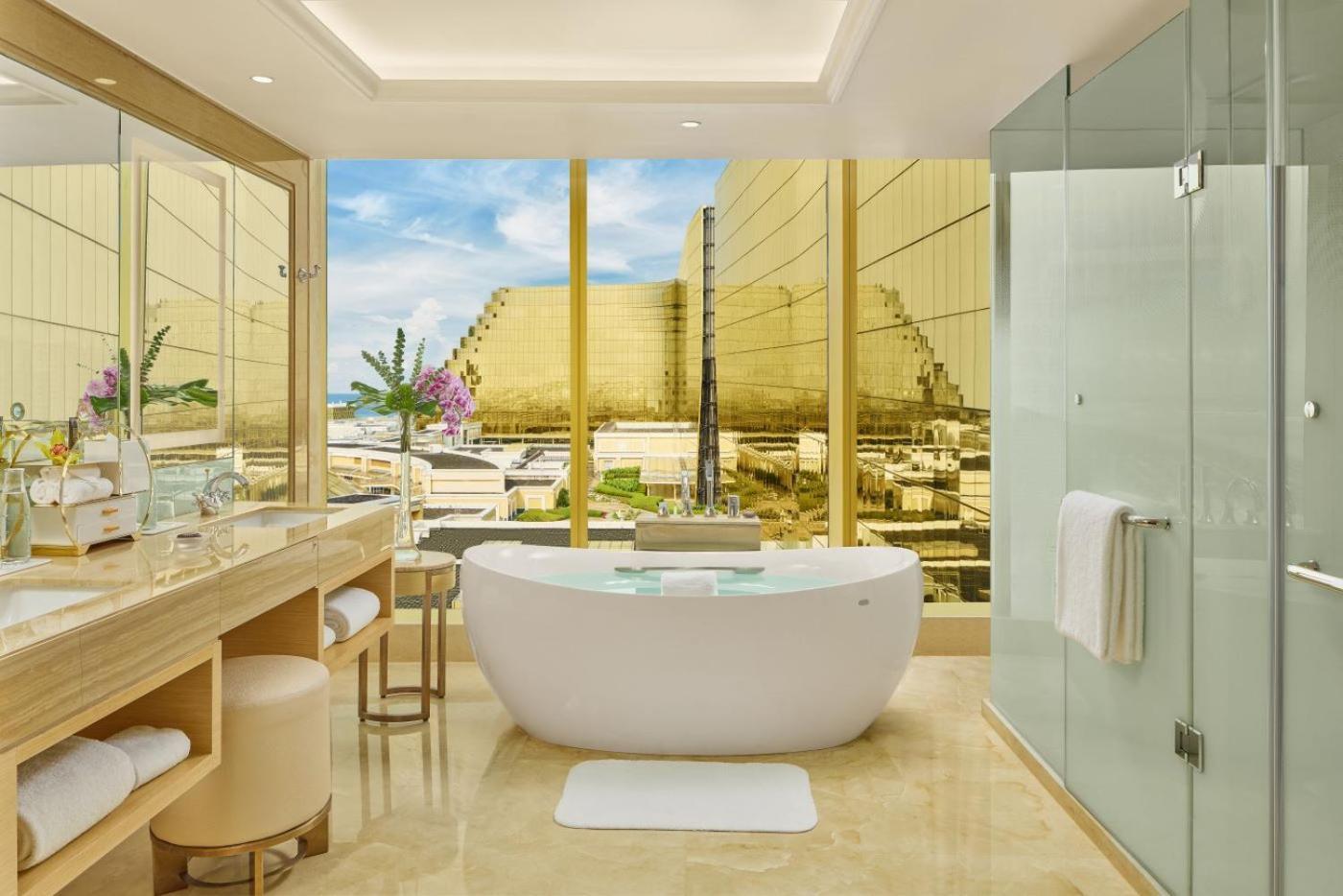 Okada Manila 5*